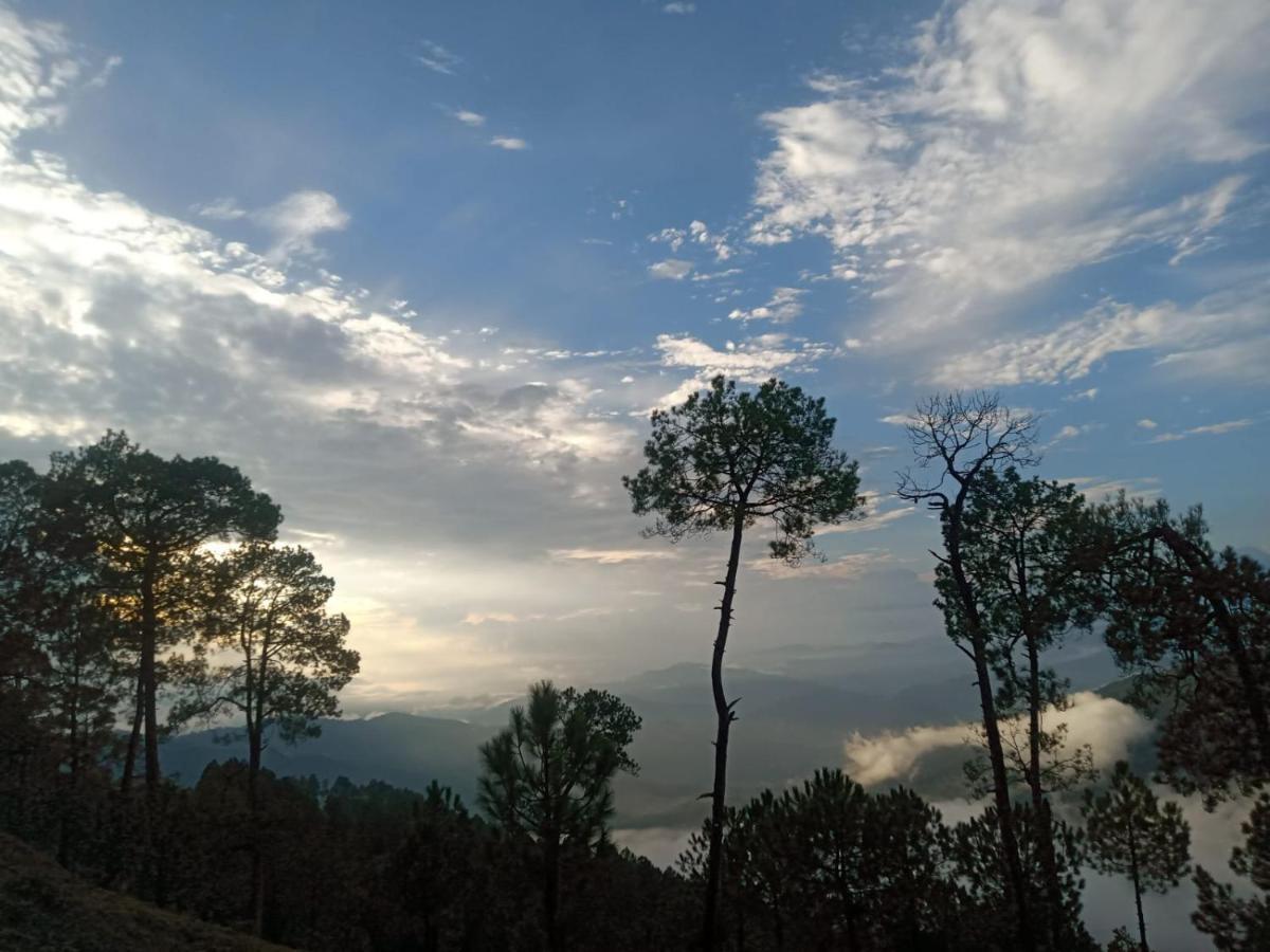 Hotel The Ranikhet Continental Exterior foto