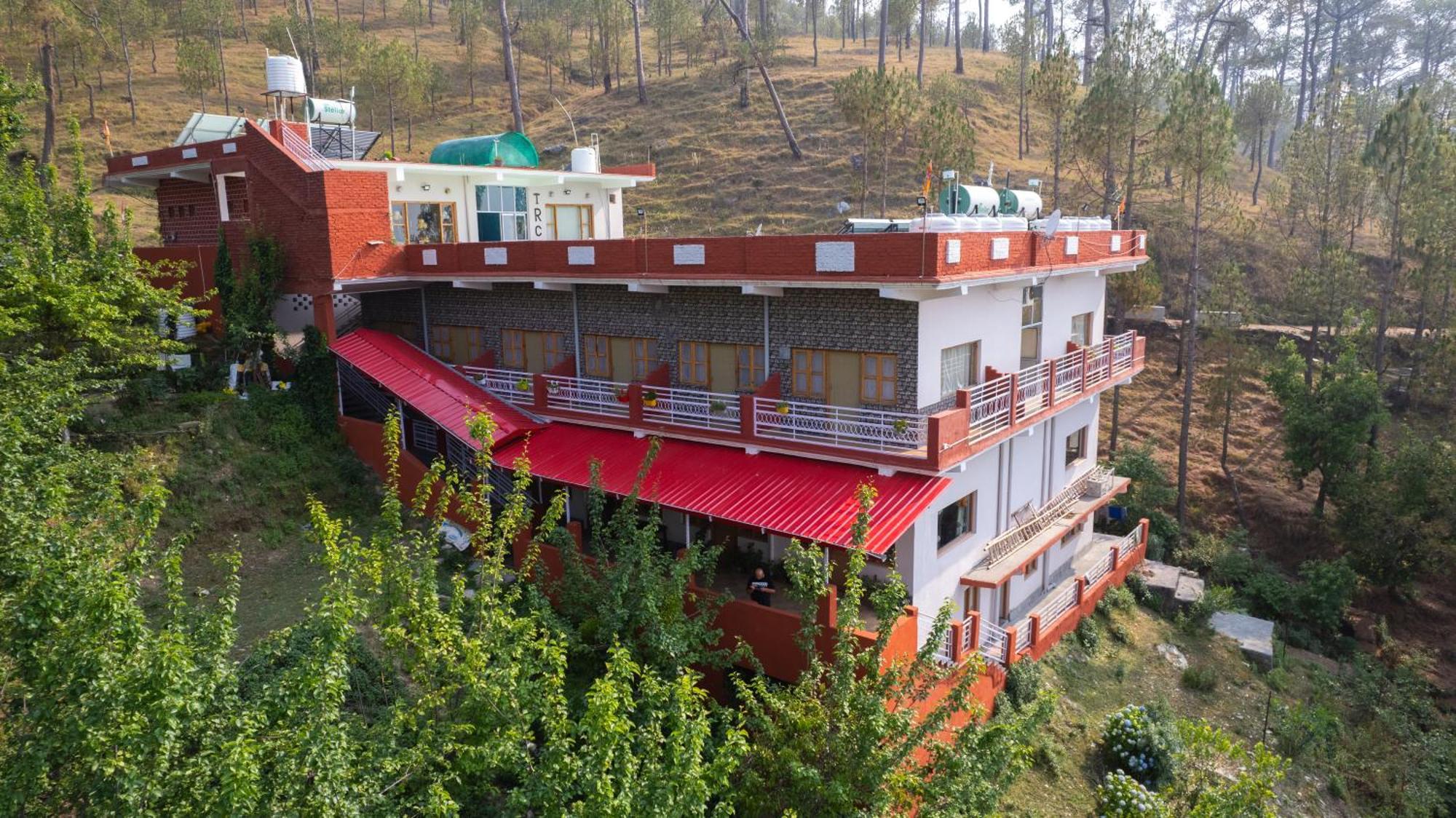 Hotel The Ranikhet Continental Exterior foto