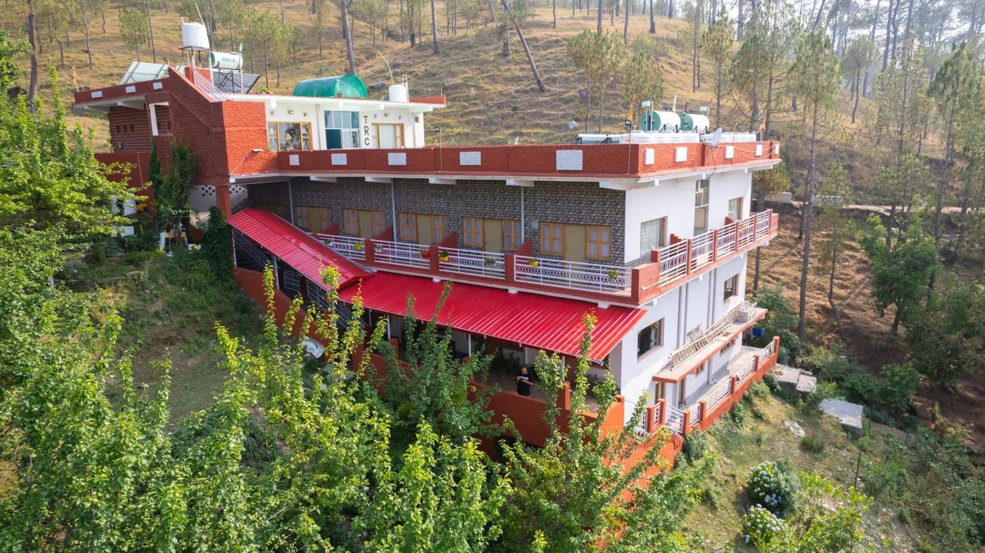 Hotel The Ranikhet Continental Exterior foto